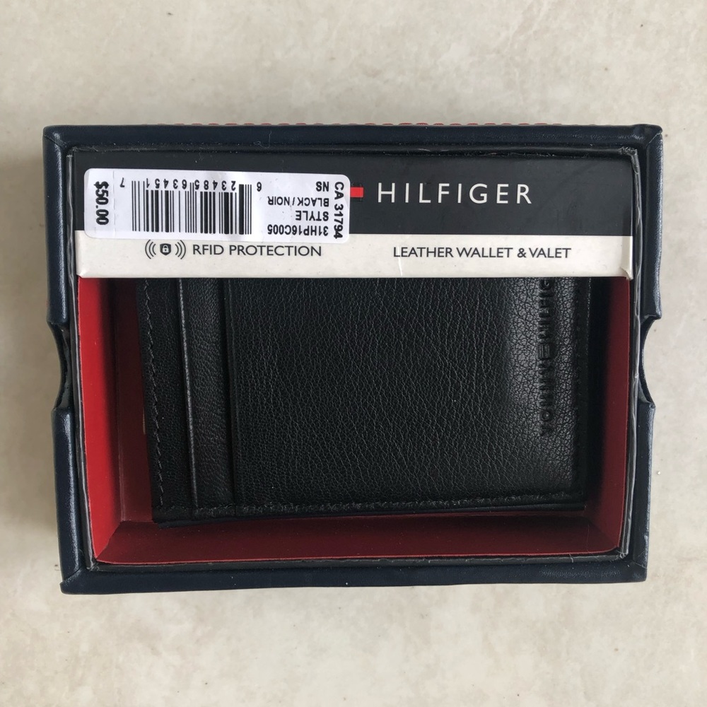 NWT Men’s Leather Wallet